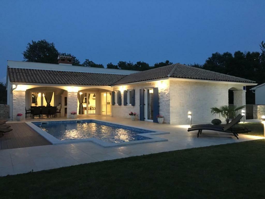 Villa Blanca With A Heated Private Pool Ruzici  Экстерьер фото